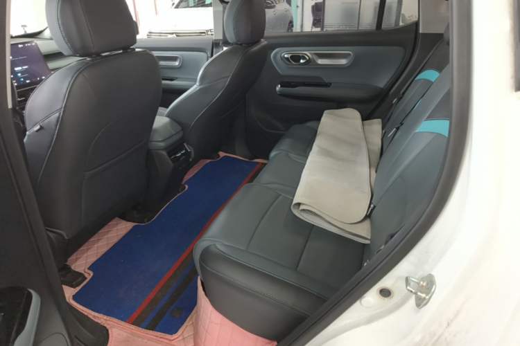 Used AION Y 2022 Plus 70 Smart Edition Left Rear Seat