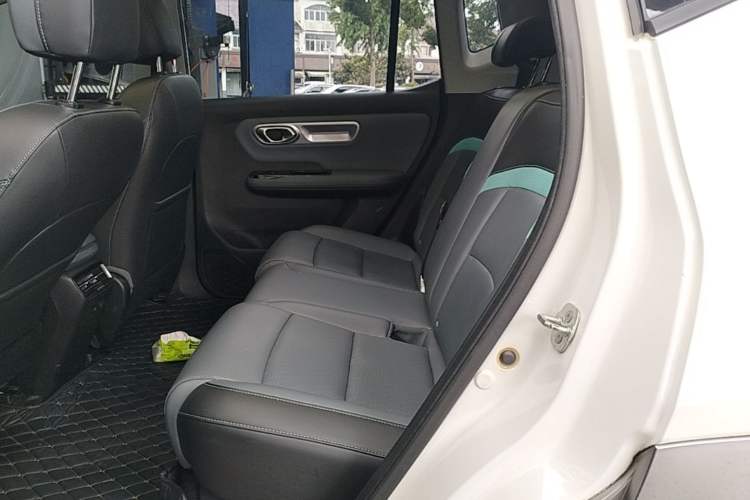 Used AION Y 2022 Plus 70 Smart Edition Left Rear Seat