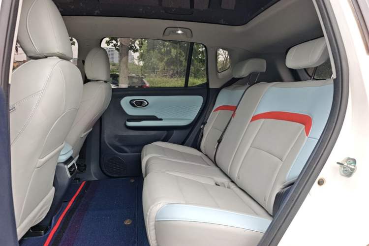 Used AION Y 2022 70 Intelligent Edition Lithium Iron Phosphate Left Rear Seat