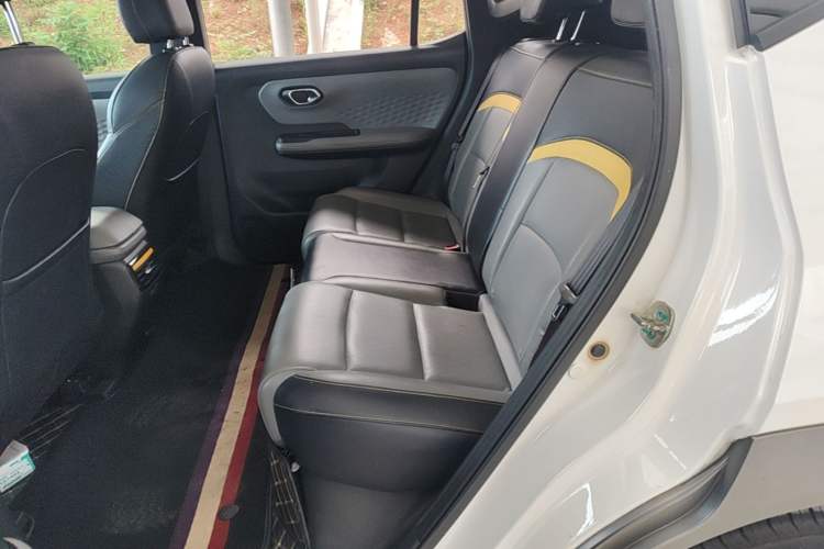 Used AION Y 2022 70 Intelligent Edition Lithium Iron Phosphate Left Rear Seat