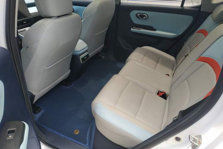 Used AION Y 2022 70 Intelligent Edition Lithium Iron Phosphate Left Rear Seat