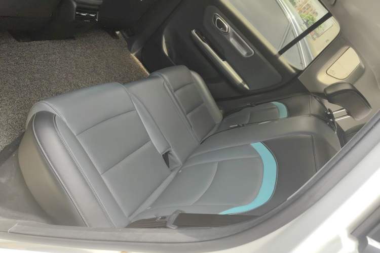Used AION Y 2022 Plus 70 Smart Edition Left Rear Seat