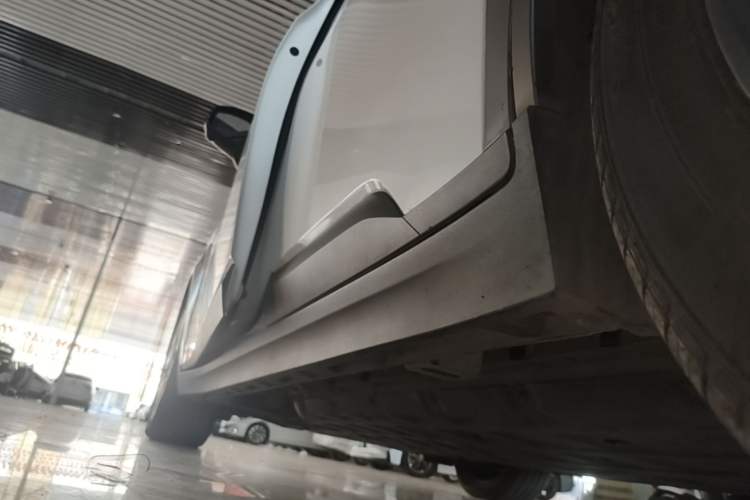 Used AION Y 2022 70 Intelligent Edition Lithium Iron Phosphate Left Side Sill