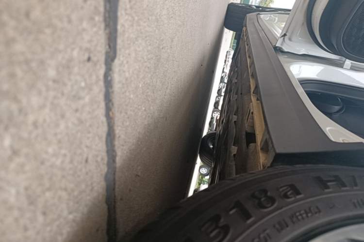 Used AION Y 2022 Plus 70 Smart Edition Left Side Sill