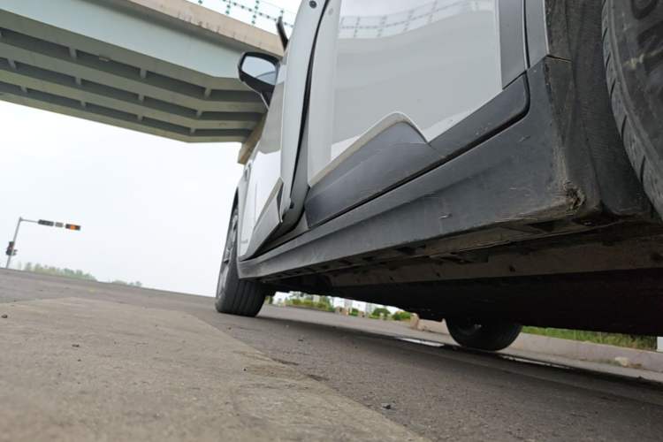 Used AION Y 2022 70 Intelligent Edition Lithium Iron Phosphate Left Side Sill