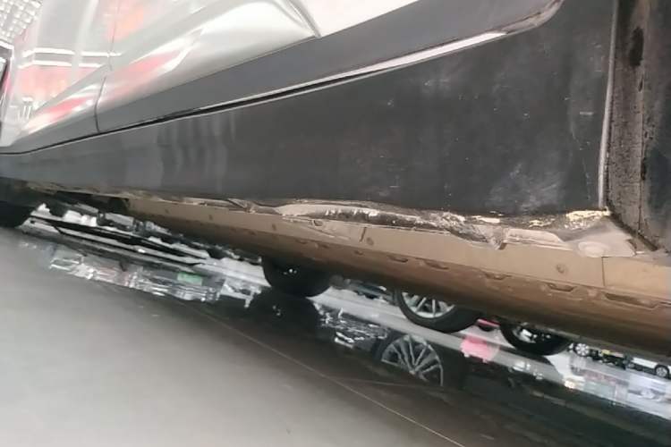 Used AION Y 2022 Plus 70 Smart Edition Left Side Sill