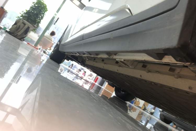 Used AION Y 2022 Plus 70 Smart Edition Left Side Sill