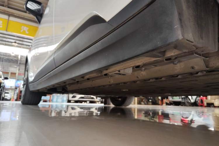Used AION Y 2022 70 Intelligent Edition Lithium Iron Phosphate Left Side Sill