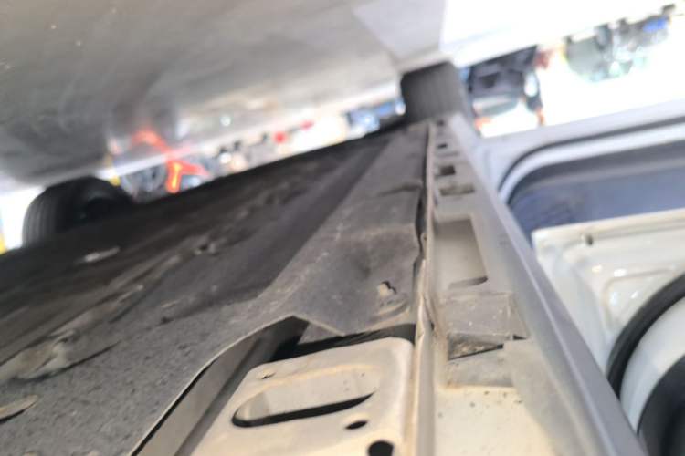 Used AION Y 2022 Plus 70 Smart Edition Left Side Sill