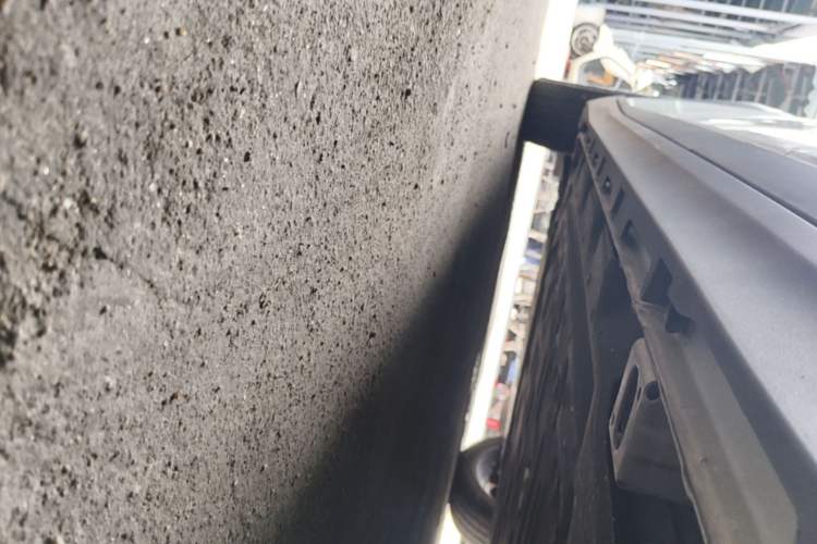 Used AION Y 2022 70 Tech Edition Lithium Iron Phosphate Left Side Sill