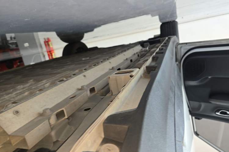 Used AION Y 2022 70 Enjoyment Edition Lithium Iron Phosphate Left Side Sill
