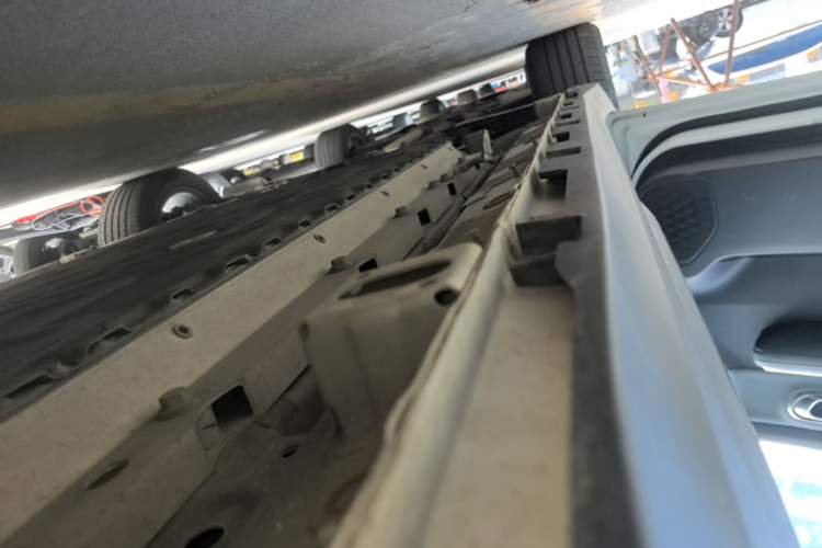 Used AION Y 2022 Plus 70 Smart Edition Left Side Sill