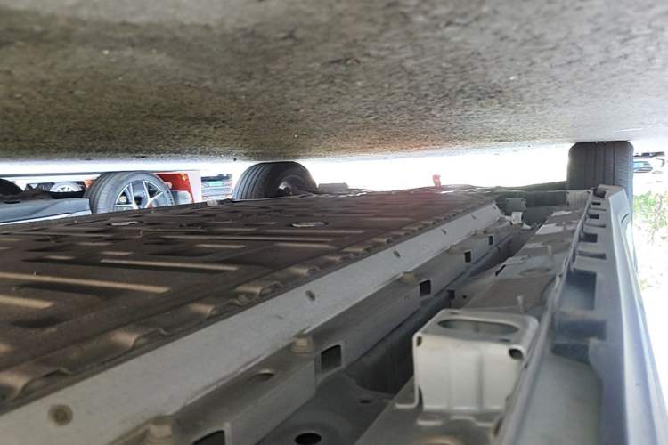 Used AION Y 2022 Plus 70 Smart Edition Left Side Sill