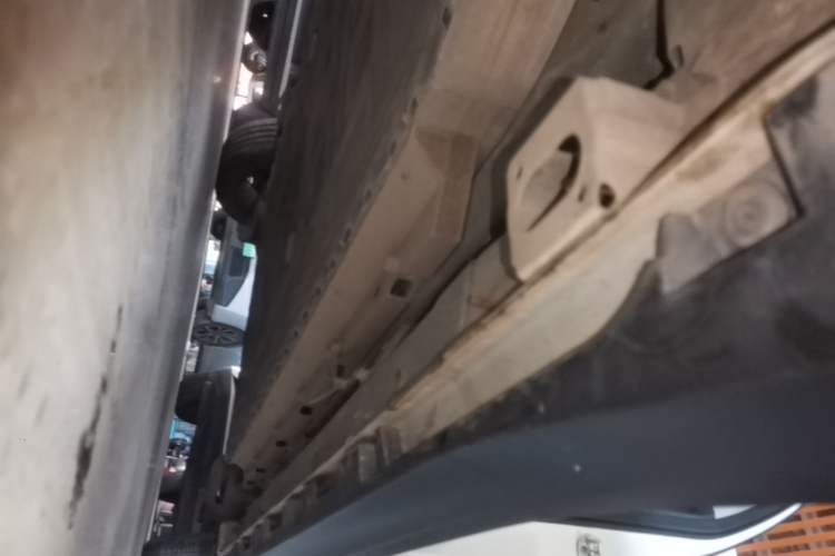 Used AION Y 2022 Plus 70 Smart Edition Left Side Sill