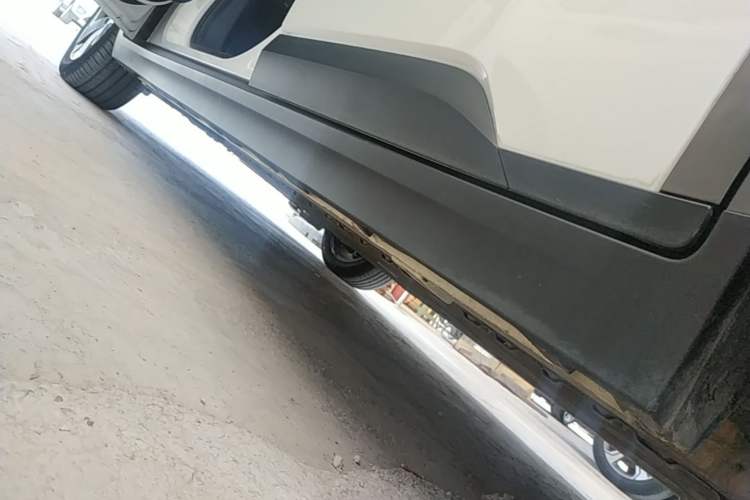 Used AION Y 2022 70 Intelligent Edition Lithium Iron Phosphate Left Side Sill