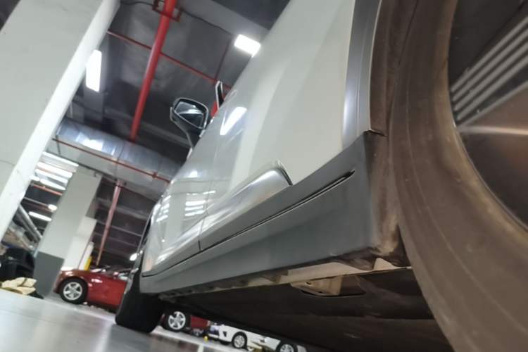Used AION Y 2022 Plus 70 Tech Edition Left Side Sill