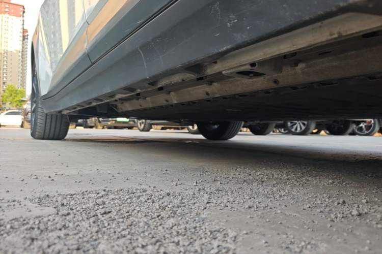 Used AION Y 2022 Plus 70 Smart Edition Left Side Sill