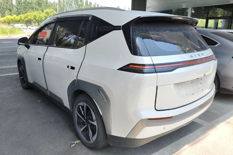 Used AION Y 2022 Plus 70 Smart Edition Rear Left 45 Deg