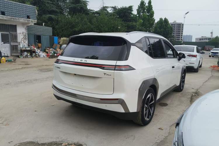 Used AION Y 2022 Plus 70 Smart Edition Rear Right 45 Deg