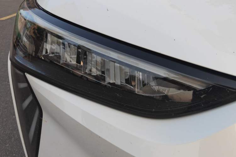 Used AION Y 2022 70 Enjoyment Edition Lithium Iron Phosphate Right Front Headlight