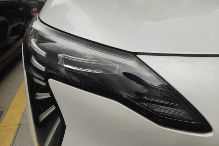 Used AION Y 2022 Plus 70 Smart Edition Right Front Headlight