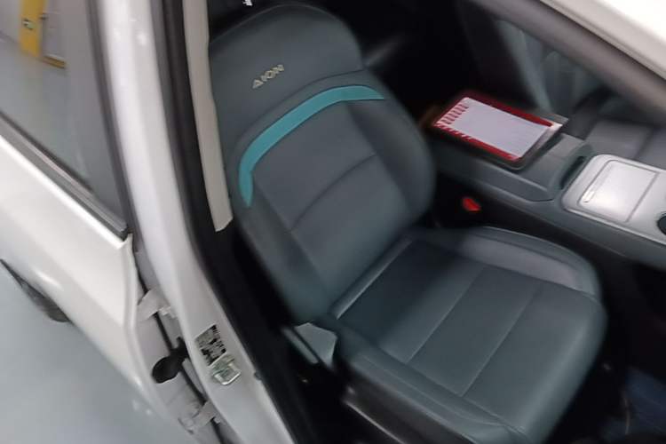Used AION Y 2022 Plus 70 Smart Edition Right Front Seat