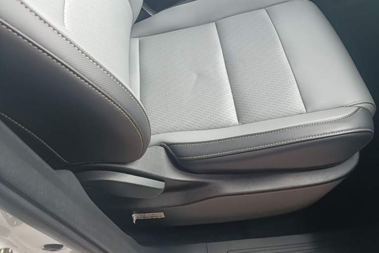 Used AION Y 2022 70 Enjoyment Edition Lithium Iron Phosphate Right Front Seat