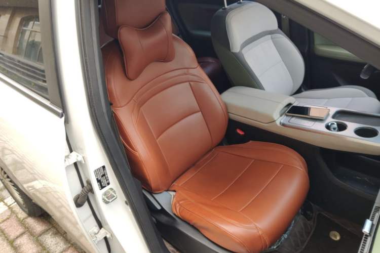 Used AION Y 2022 Plus 80 Enjoy Edition Right Front Seat