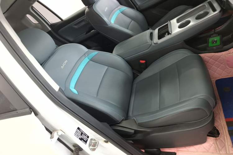 Used AION Y 2022 Plus 70 Smart Edition Right Front Seat