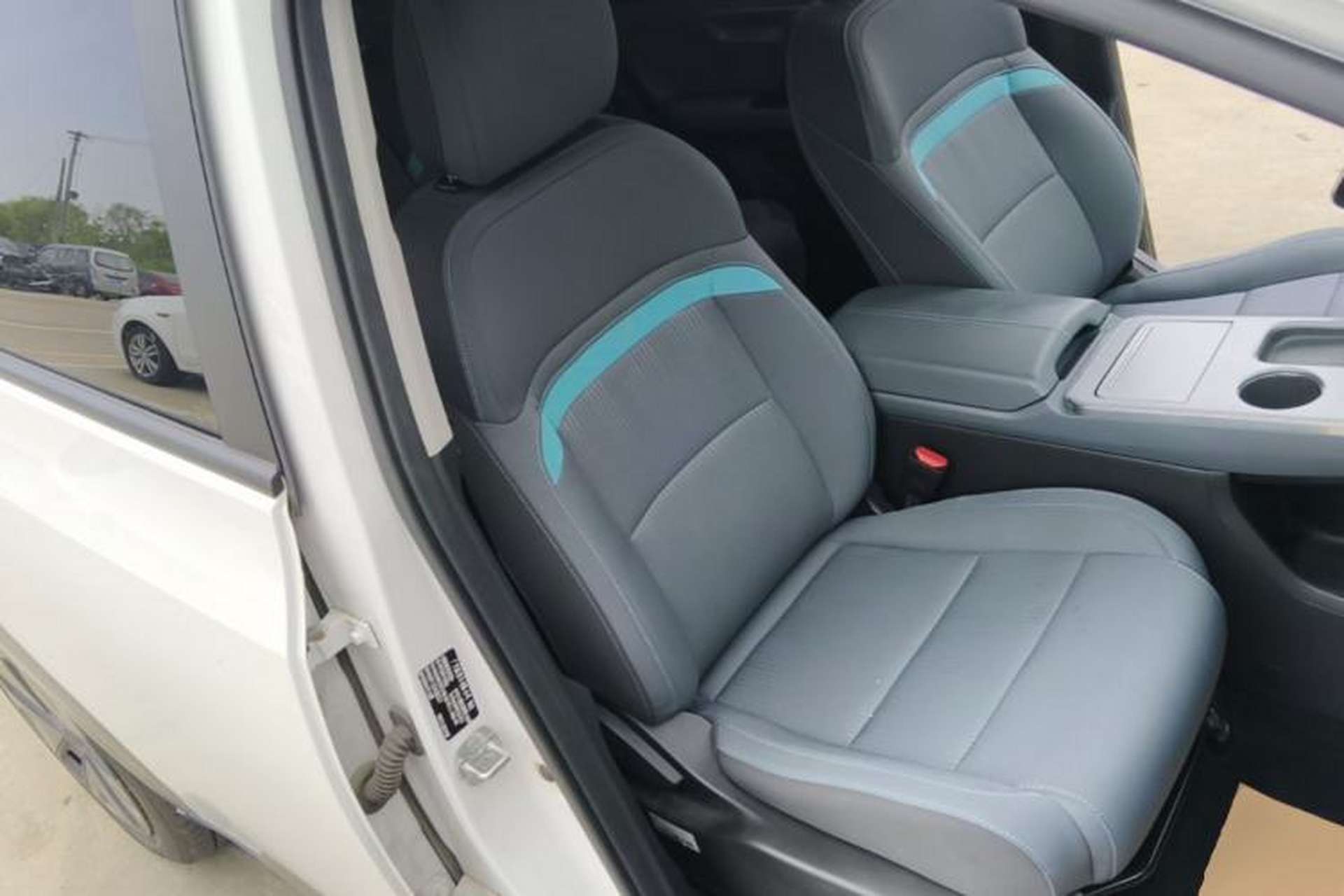 Used AION Y 2022 Plus 70 Enjoy Edition Right Front Seat