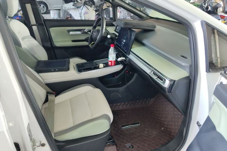 Used AION Y 2022 Plus 70 Smart Edition Right Front Seat