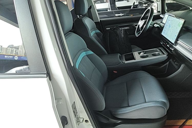 Used AION Y 2022 Plus 70 Enjoy Edition Right Front Seat