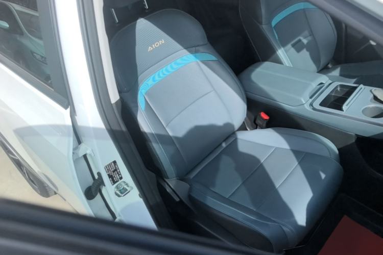 Used AION Y 2022 Plus 70 Smart Edition Right Front Seat