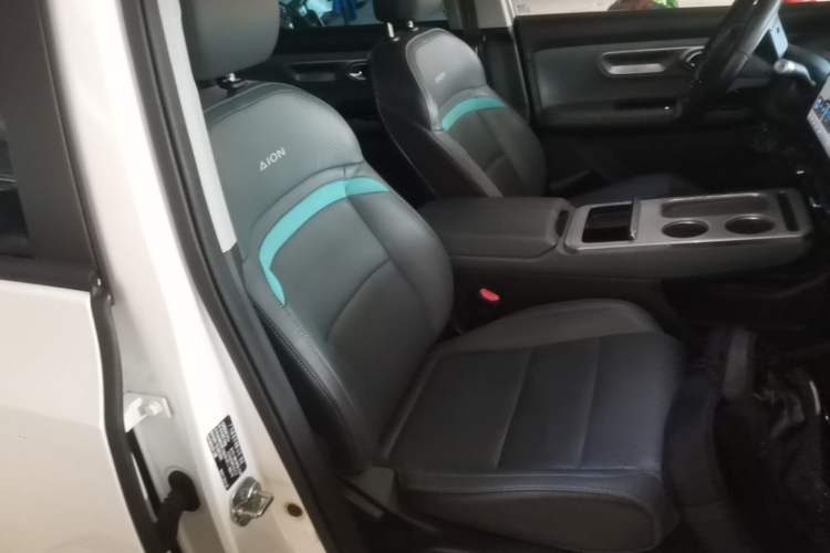 Used AION Y 2022 Plus 70 Smart Edition Right Front Seat