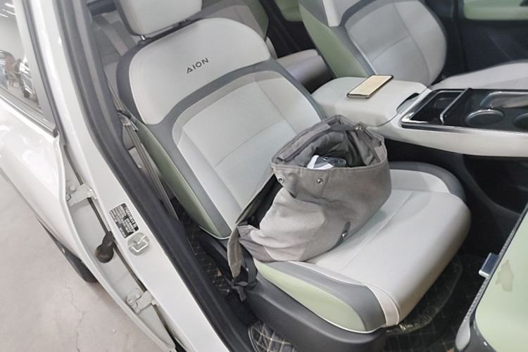 Used AION Y 2022 Plus 70 Smart Edition Right Front Seat