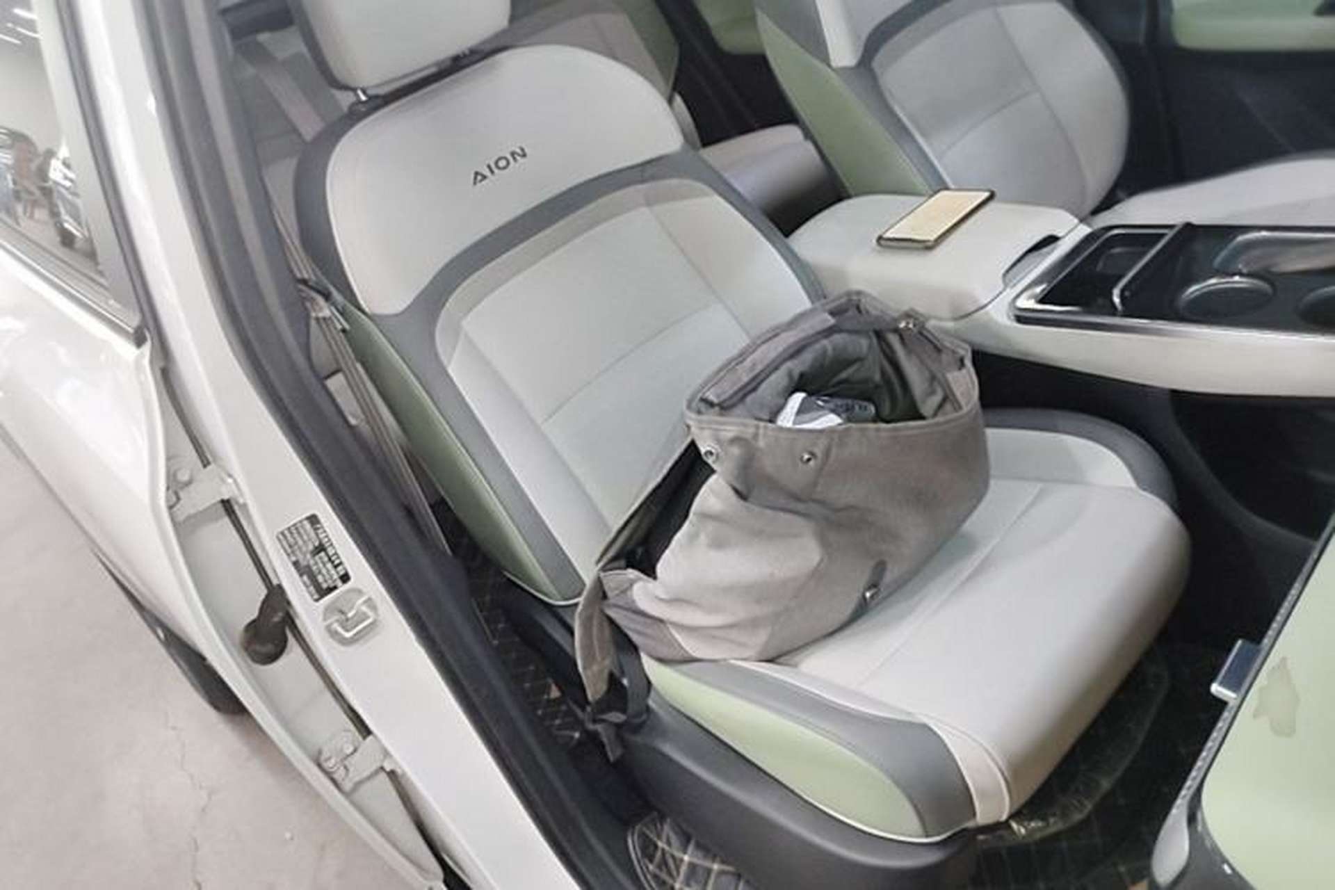 Used AION Y 2022 Plus 70 Smart Edition Right Front Seat
