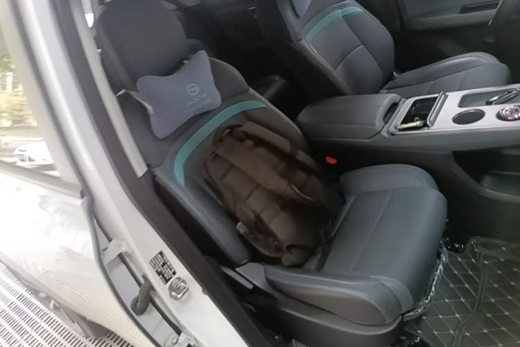 Used AION Y 2022 Plus 70 Smart Edition Right Front Seat