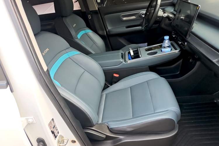 Used AION Y 2022 Plus 70 Smart Edition Right Front Seat