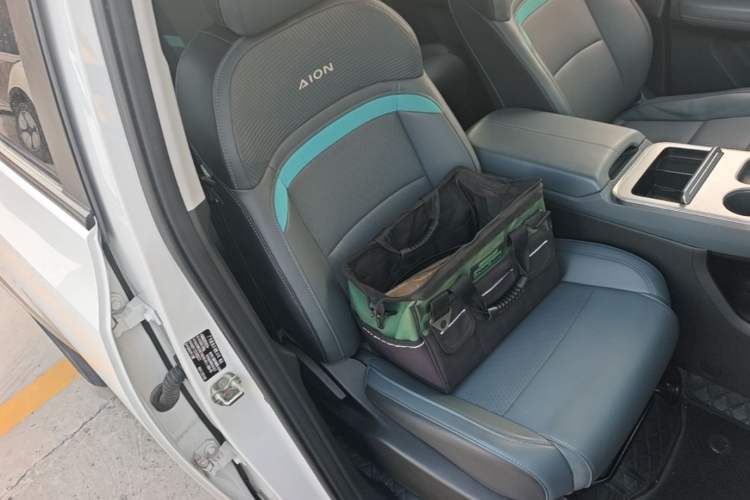 Used AION Y 2022 Plus 70 Smart Edition Right Front Seat