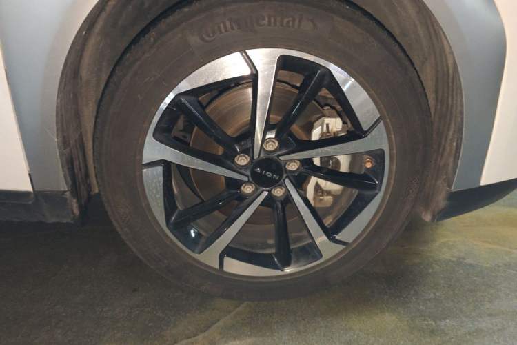 Used AION Y 2022 Plus 70 Enjoy Edition Right Front Wheel Hub