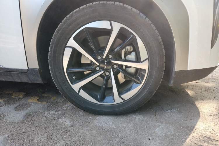 Used AION Y 2022 Plus 70 Smart Edition Right Front Wheel Hub