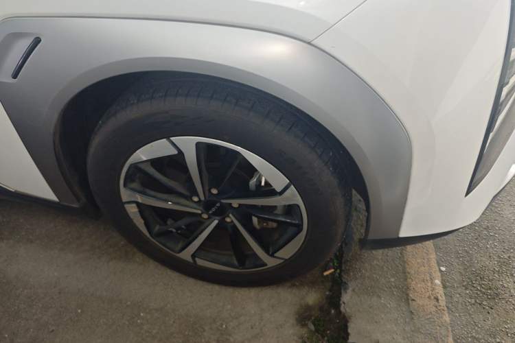 Used AION Y 2022 Plus 70 Smart Edition Right Front Wheel Hub