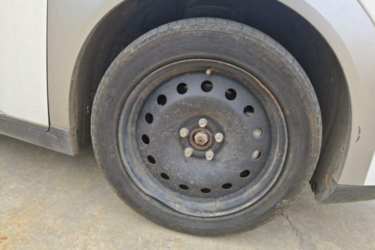 Used AION Y 2022 Plus 70 Enjoy Edition Right Front Wheel Hub