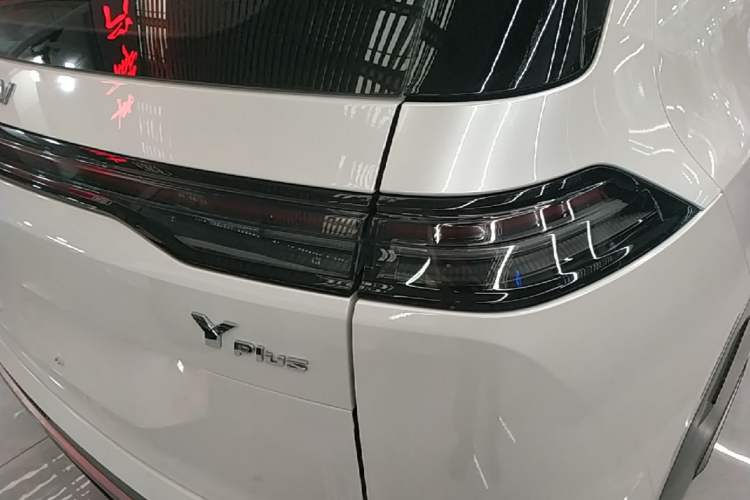 Used AION Y 2022 Plus 70 Smart Edition Right Rear Taillight