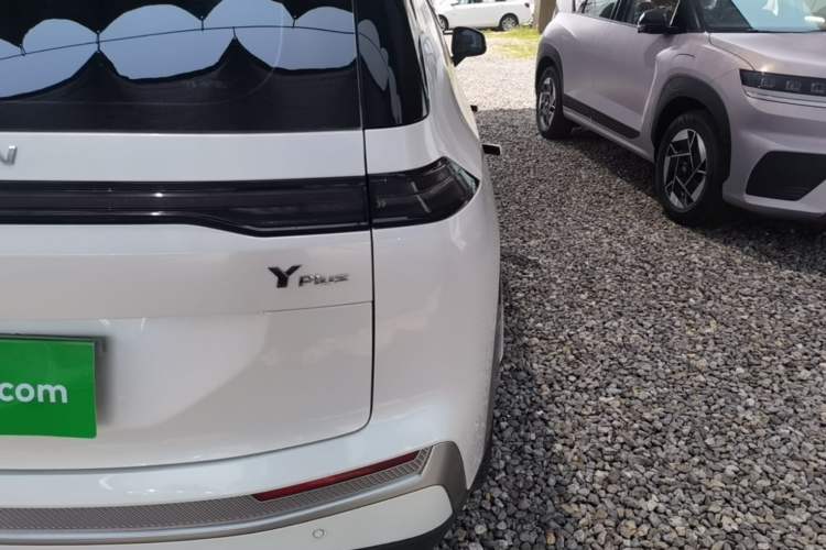 Used AION Y 2022 Plus 70 Smart Edition Right Rear Taillight