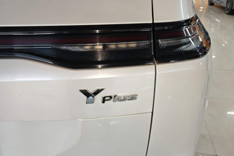 Used AION Y 2022 Plus 70 Smart Edition Right Rear Taillight
