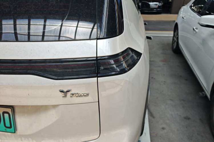 Used AION Y 2022 Plus 70 Tech Edition Right Rear Taillight