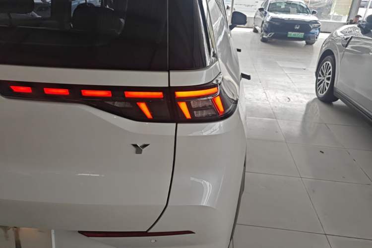 Used AION Y 2022 70 Intelligent Edition Lithium Iron Phosphate Right Rear Taillight