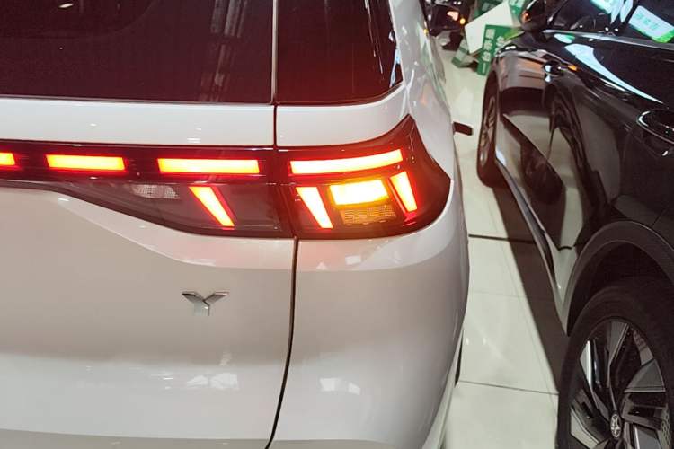 Used AION Y 2022 Plus 70 Smart Edition Right Rear Taillight