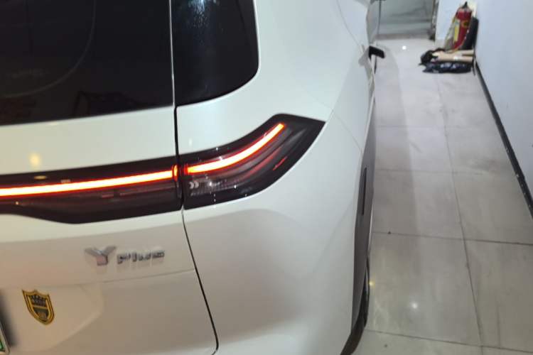 Used AION Y 2022 Plus 70 Smart Edition Right Rear Taillight